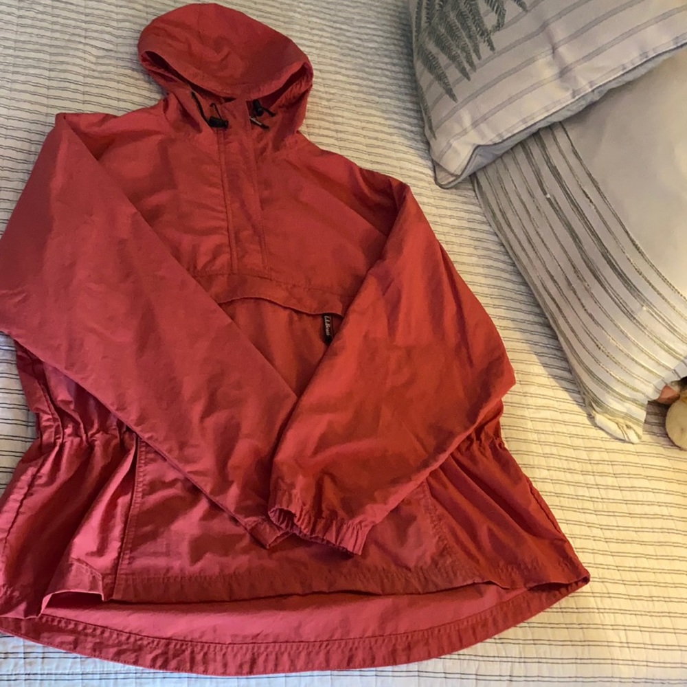 LL Bean women’s XL salmon rain coat